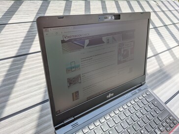 Fujitsu LifeBook U7311 - Utilisation en extérieur