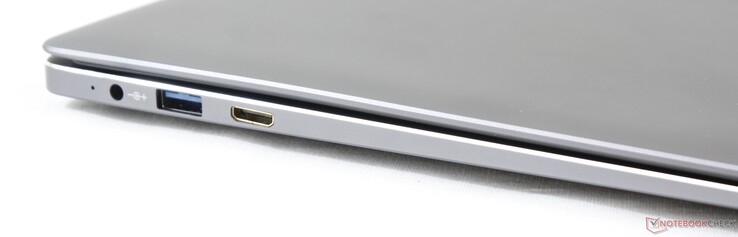 Côté gauche : entrée secteur, USB 3.0, mini-HDMI.