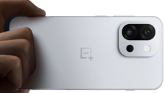 Le OnePlus 13s, un smartphone phare compact. (Source de l&#039;image : OnePlus)
