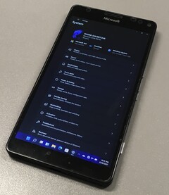 Le Lumia 950 XL sous Windows 11. (Image source : Gustave Monce)
