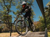 L'e-bike ONYX LZR Pro offre un couple de 120 Nm grâce à un moteur de 900 watts. (Image source : ONYX)