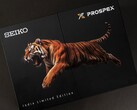 Emballage de la Seiko Prospex India Limited Edition, orné d’une illustration représentant un tigre bondissant sur des coffrets de présentation noirs.