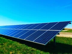 Le polymère à bas coût PTQ15 permet aux cellules solaires organiques d&#039;atteindre un rendement de près de 20 % (Source de l&#039;image : Chelsea, Unsplash)