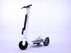 Le scooter électrique à trois roues Striemo est doté d'un mécanisme d'assistance à l'équilibre pour une stabilité maximale. (Image source : Striemo)