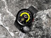 La série Galaxy Watch4 a bénéficié des nouveaux visages de montre de son successeur. (Image source : Samsung)