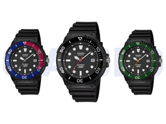De gauche à droite, sur la photo : Casio MRW-240H-1E1JF, MRW-240H-1E2JF et MRW-240H-1E3JF.