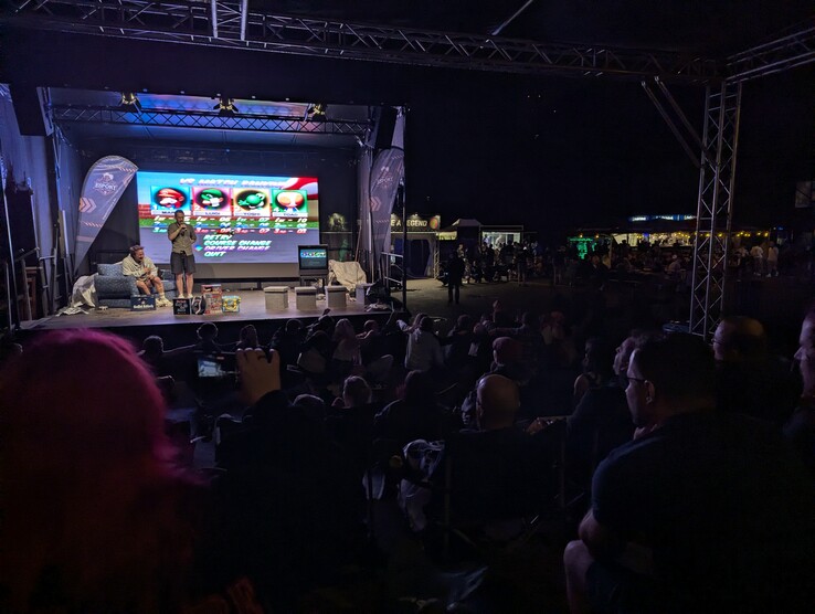 Soirée avec un tournoi de Mario Kart et une soirée DJ au Gamescom Camp