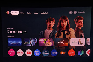 Écran de projection extérieur (crépuscule) (Source de l'image : Daniel Schmidt)