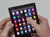 One UI 4.1.1 et Android 12L devraient rendre le Galaxy Z Fold2 plus utilisable à l'ouverture. (Source de l'image : NotebookCheck)