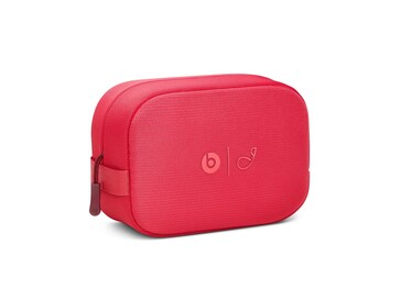 Le casque est livré avec un étui de transport assorti. (Source de l'image : Beats by Dre)
