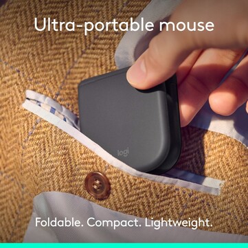 La souris Logitech se plie complètement à plat.