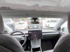 Le robotaxi modèle Y roule sans moniteur de sécurité. (Source de l'image : TSLA99T)
