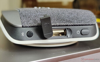 Poly Sync 20+ - Droite - Bouton Bluetooth, USB Type-A pour charger les smartphones, Bouton d'alimentation