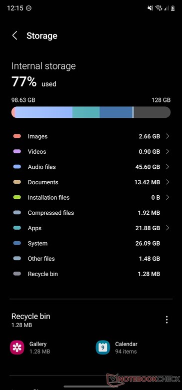 Utilisation du système sur le Galaxy S22 Ultra avec 128 Go de stockage. (Image source : NotebookCheck)