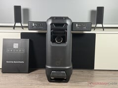 La livraison comprend quatre haut-parleurs externes,...