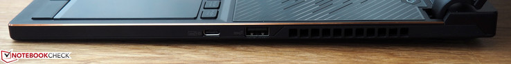 Côté droit : USB C 3.1 Gen2 incl. DisplayPort, USB A 3.1 Gen2.