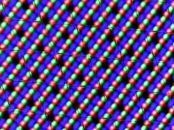 Matrice de sous-pixels avec couche tactile