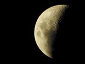Une image montrant la Lune et ses différents impacts d'astéroïdes. (Source de l'image : Gunboat_Willie - Pixabay)