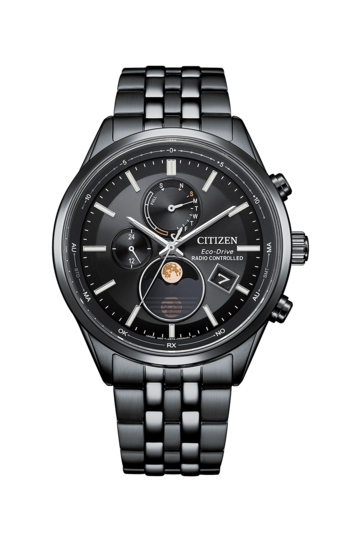 Montre Citizen BY1035-56E Eco-Drive à phase de lune, dotée d'un boîtier et d'un bracelet en acier inoxydable entièrement noirs, d'un cadran noir, d'un affichage analogique de la phase de lune, de deux sous-cadrans et d'un guichet de date.