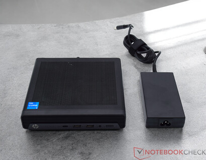 HP Elite Mini 800 G9 et le bloc d'alimentation (19,5 V ; 6,15 A)