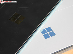 Surface Pro 6 : châssis identique, mais en noir.