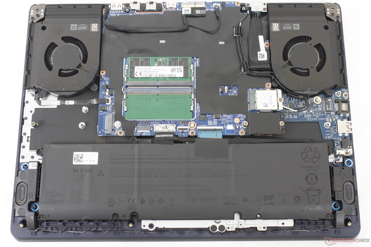 2025 Alienware 16X Aurora pour comparaison