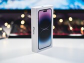 Les livreurs criminels ont apparemment jeté leur dévolu sur les produits coûteux de Apple, comme l'iPhone 14 Pro (Image : Victor Serban)