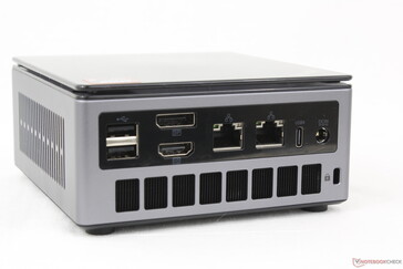 Arrière : 2x USB 2.0-A, DisplayPort 2.0, HDMI 2.1, 2x RJ-45 (2.5 Gbps), USB (40 Gbps) avec DisplayPort + Power Delivery, adaptateur secteur, verrou Kensington