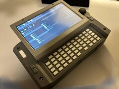 MutantC V5 : ordinateur de poche avec Raspberry Pi. (Source de l'image : rahmanshaber)