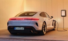 Porsche abandonne l&#039;idée d&#039;inclure de faux leviers de vitesse dans ses offres de véhicules électriques. (Source de l&#039;image : Porsche)