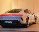 Porsche abandonne l'idée d'inclure de faux leviers de vitesse dans ses offres de véhicules électriques. (Source de l'image : Porsche)
