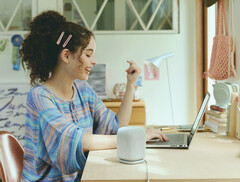 Le nouveau haut-parleur de Sony est livré avec une sangle de transport pratique. (Source de l'image : Sony)