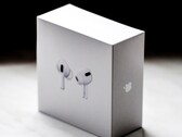 Apple Les AirPods pourront bientôt contrôler l'appareil photo de l'iPhone et mettre la musique en pause lorsque les utilisateurs s'endorment. (Source de l'image : Vasil Korzh)
