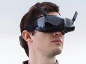 Les DJI Goggles Integra devraient offrir une meilleure expérience visuelle grâce à leurs panneaux Micro-OLED. (Source de l'image : DJI)