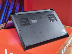 Lenovo ThinkPad P16v Gen 3 (source de l'image : Benjamin Herzig)
