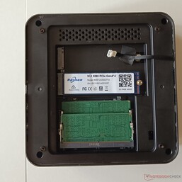 Un emplacement SSD est vacant