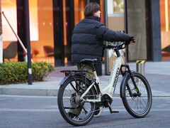 Le vélo électrique Himiway A7 Pro a été lancé aux États-Unis et en Europe. (Source de l'image : Himiway)