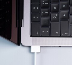 WhatCable fournit des informations sur les câbles MagSafe et USB-C.