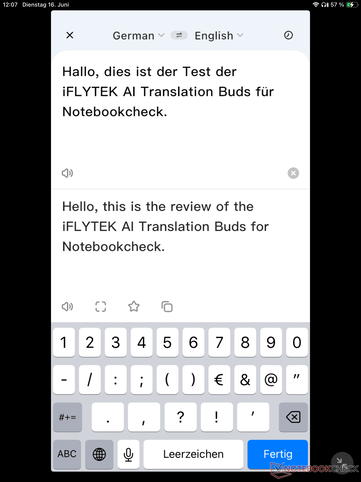 L'outil de traduction de texte intégré fonctionne exactement comme Deepl et d'autres services similaires.