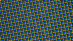 Réseau de sous-pixels composé d'une diode rouge, d'une diode bleue et de deux diodes vertes