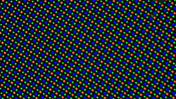 L'écran OLED repose sur une matrice de sous-pixels RGGB composée d'une diode rouge, d'une diode bleue et d'une diode , einer blauen et de deux diodes vertes.