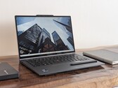 Les utilisateurs à la recherche de performances optimales auront tout intérêt à éviter toutes les références du ThinkPad X1 2-en-1 de 11e génération, à l'exception du modèle Core Ultra X7.