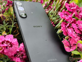 Le Xperia 1 VI devrait conserver le format 21:9 propre à Sony, comme le montre la photo de son prédécesseur. (Source de l'image : Notebookcheck)