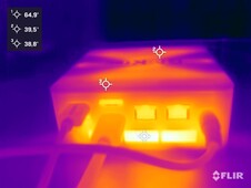 GMKtec NucBoc M6 Ultra pendant le test de résistance (arrière)