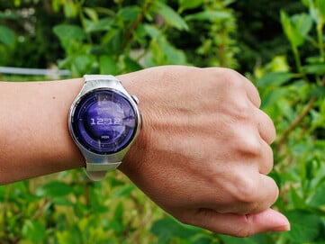 Watch 5 (42 mm) à l'extérieur