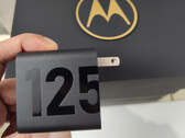 Le prochain Moto flagship de Motorola pourrait supporter une charge rapide de 125 W. (Image source : Chen Jin)