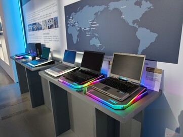 Quelques-uns des premiers modèles d'ordinateurs portables MSI