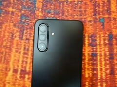 Les modèles de smartphones abordables de Samsung, tels que le Galaxy A17 4G, brillent enfin à nouveau. (Source de l&#039;image : Notebookcheck)