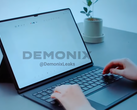 La Galaxy Tab S8 Ultra aura une taille proche de celle du Surface Book 15". (Image source : Demonix Leaks)
