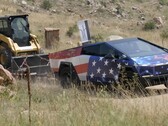 Contrairement au Ford F-150 Tremor, le Tesla Cybertruck n'a pas surchauffé alors qu'il remorquait 10 500 livres en haut d'une montagne (Source de l'image : The Fast Lane Truck)